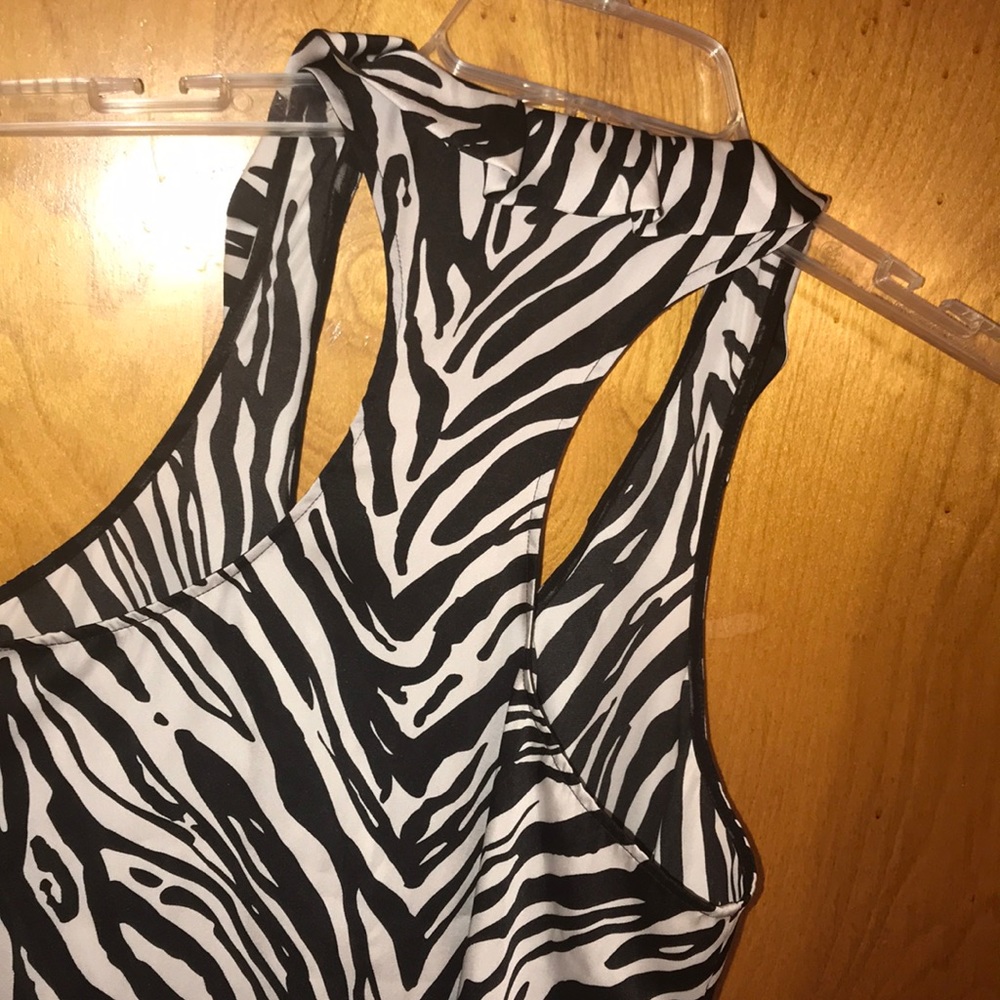 Express Racer Back Tank - Picture 3 of 6